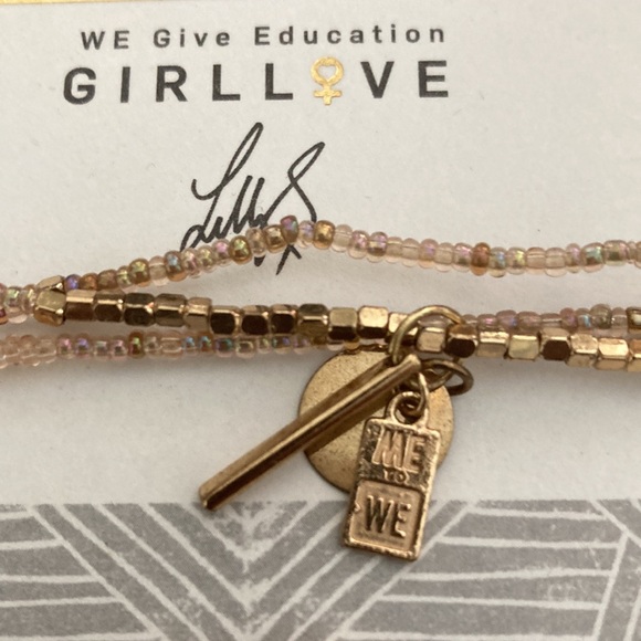 Lilly Singh GirlLove stretch bracelet/necklace and pin. Never worn - Picture 4 of 6
